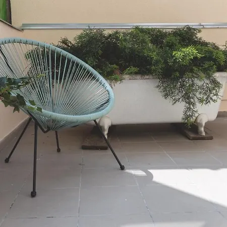 Urban Sun Terrace Oasis At Deak Ferenc Square Apartman